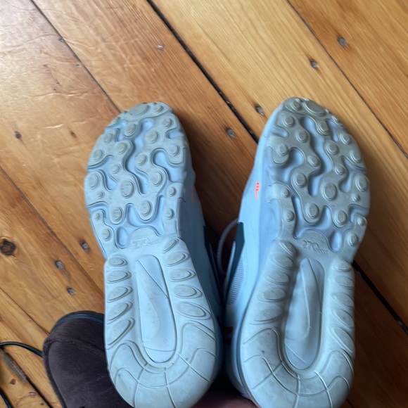 Mens Nike 270 react size 10.5 worn once - Picture 2 of 4